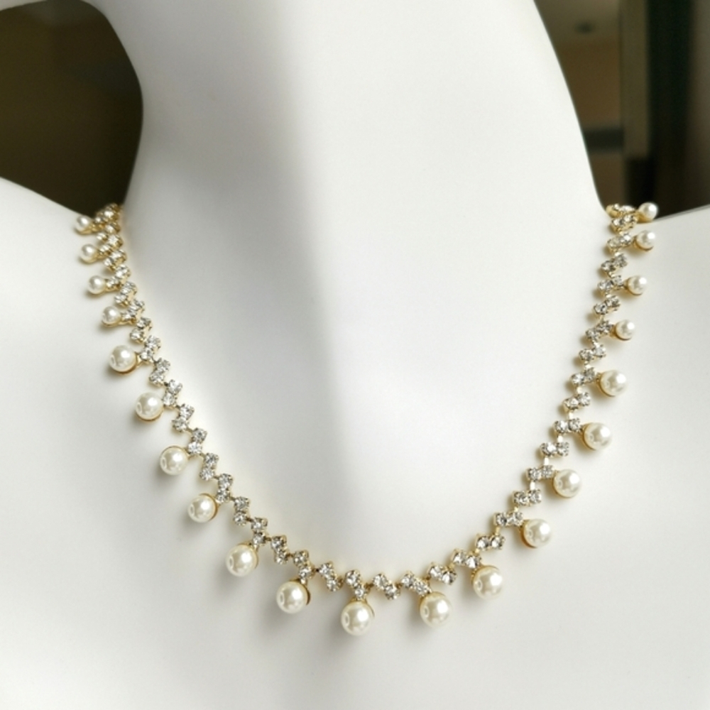 Swarovski crystal Cream pearl In Gold Tone Necklace 🆕